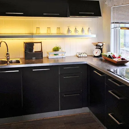 בית נופש Three-bedroom Holiday In *