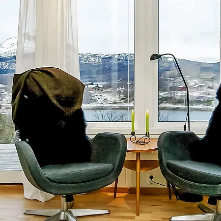 펜션 Three-bedroom Holiday In