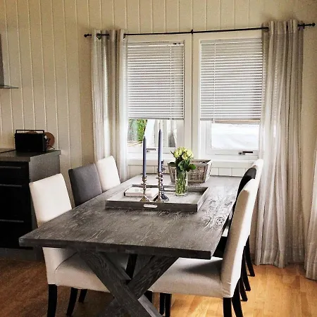 Three-bedroom Holiday In * Inndyr